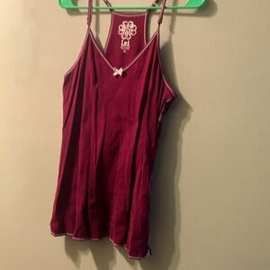 Women’s maroon L. e. i. Camisole/ sleep wear